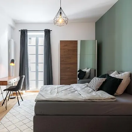 Theresienwiese 2 Beds Smart 아파트 *